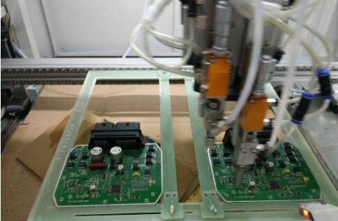 在電子線路板涂上三防漆能防止漏電嗎？